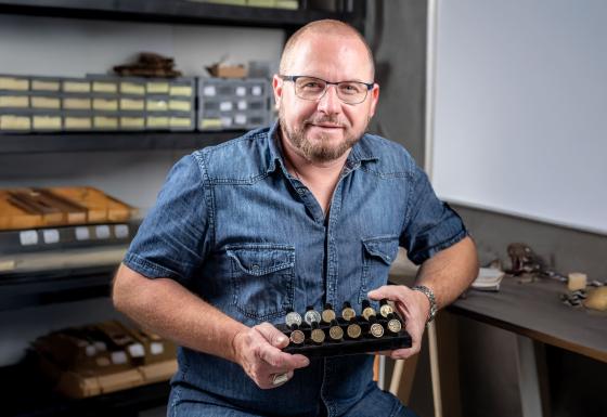 Ian DASTUGUE est le premier commerçant à s’installer au sein de la boutique éphémère rcommerce